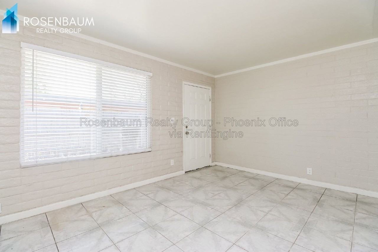 654 S Mesa Dr - Photo 4 of 15