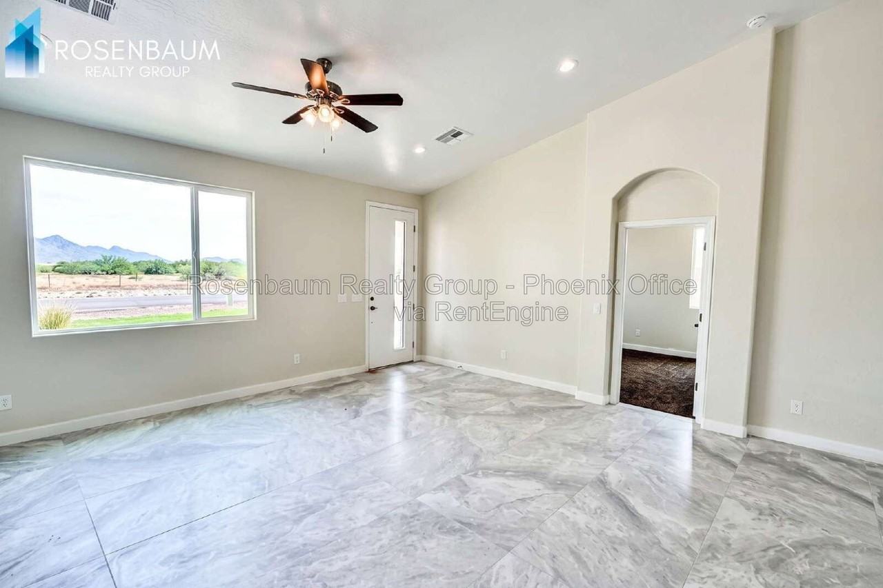 10919 W Carmelita Cir - Photo 2 of 7