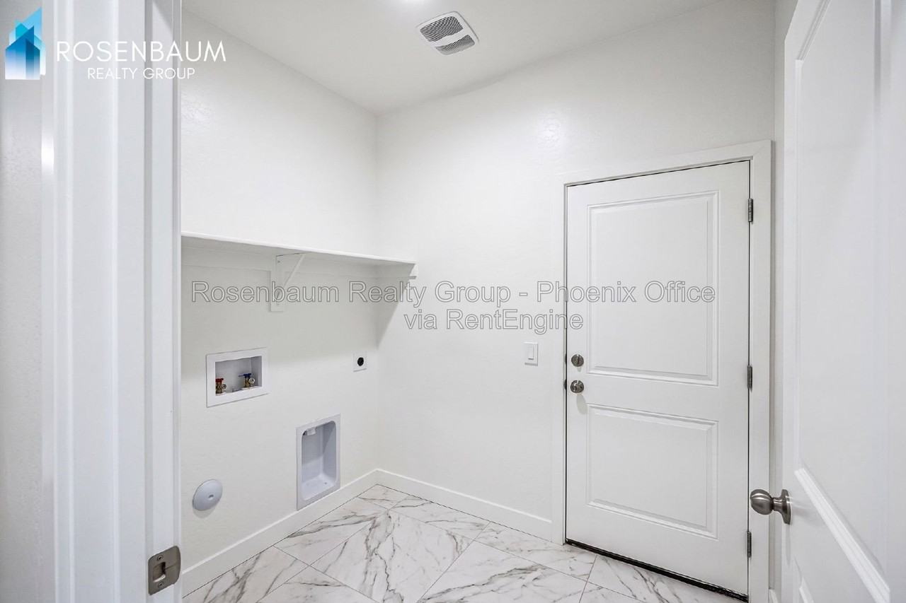 10919 W Carmelita Cir - Photo 4 of 7