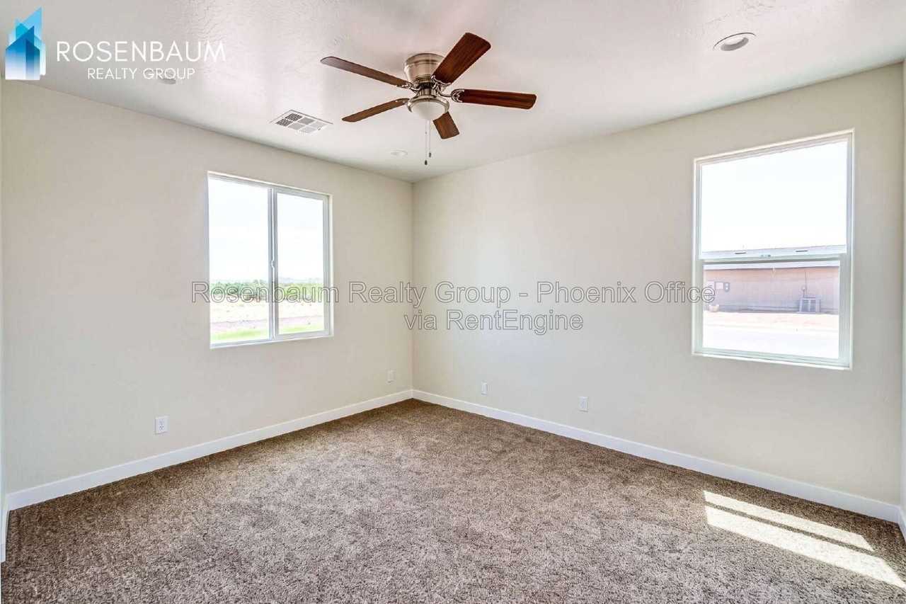 10919 W Carmelita Cir - Photo 5 of 7