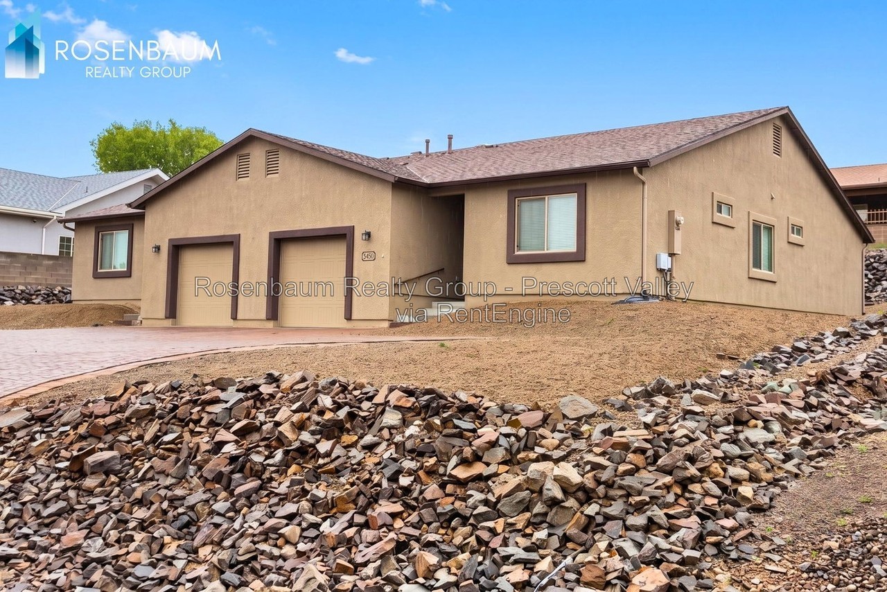 9585 E Magma Dr #2 - Photo 2 of 4