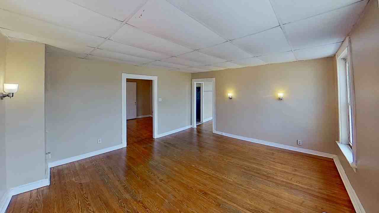 409 Carlisle St - Photo 5 of 9