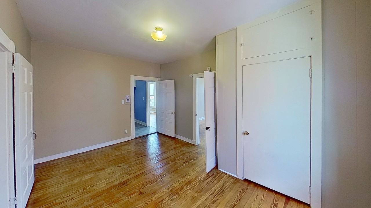 409 Carlisle St - Photo 6 of 9