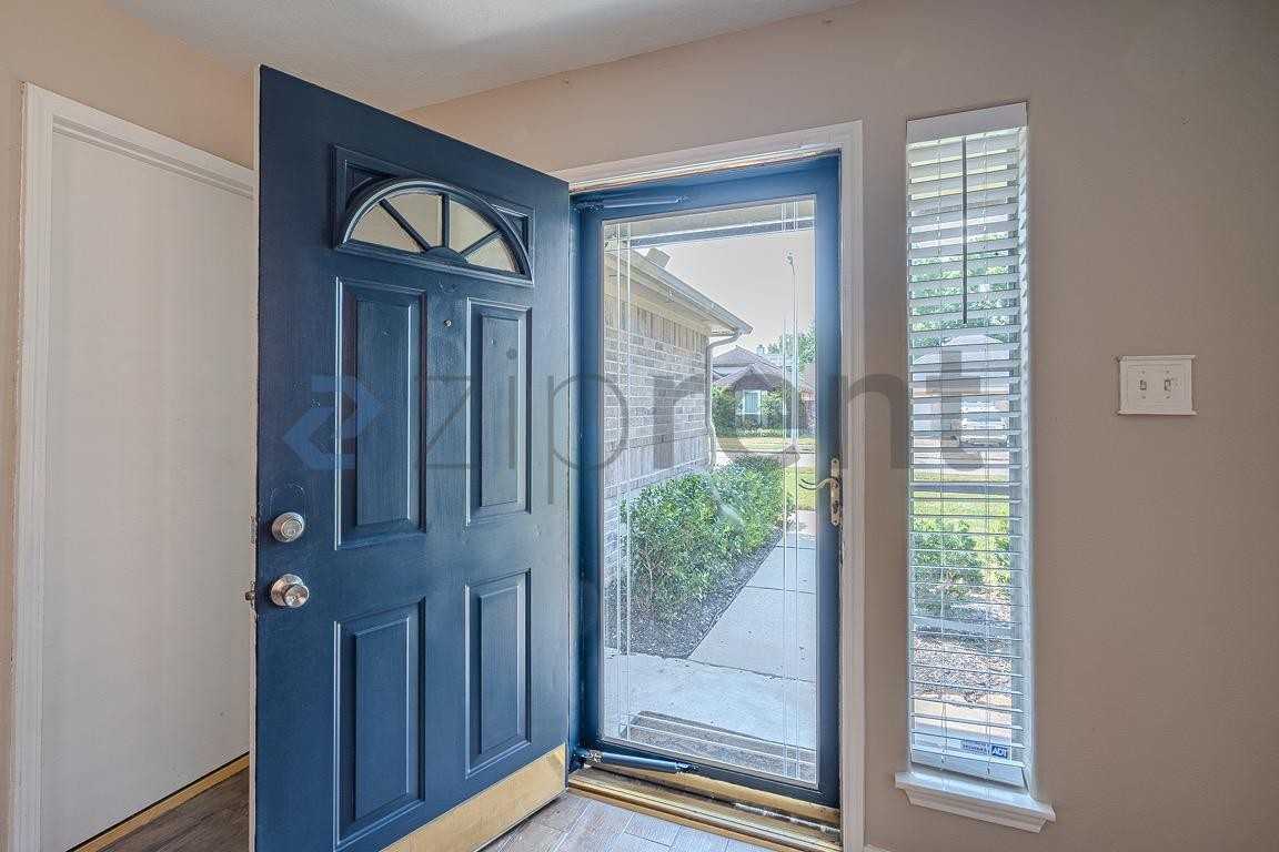8510 Wild Basin Dr - Photo 5 of 26
