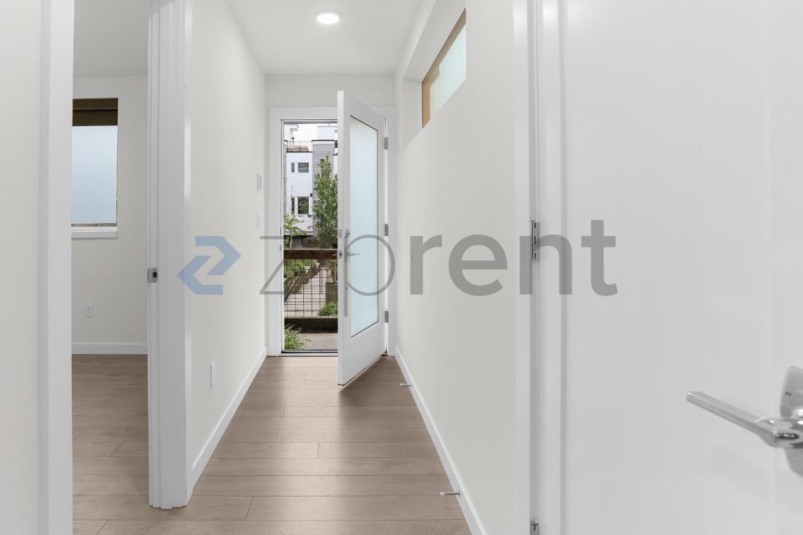1113 14th Ave #C - Photo 4 of 16