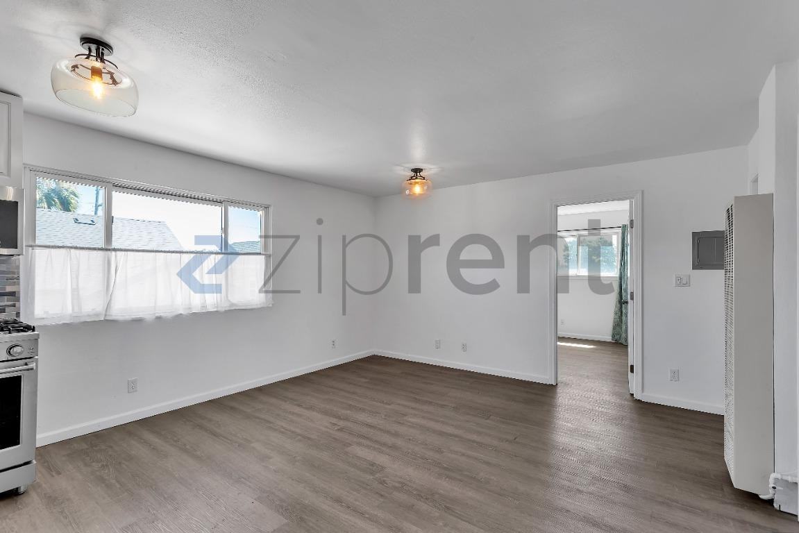 9419 C St - Photo 4 of 17