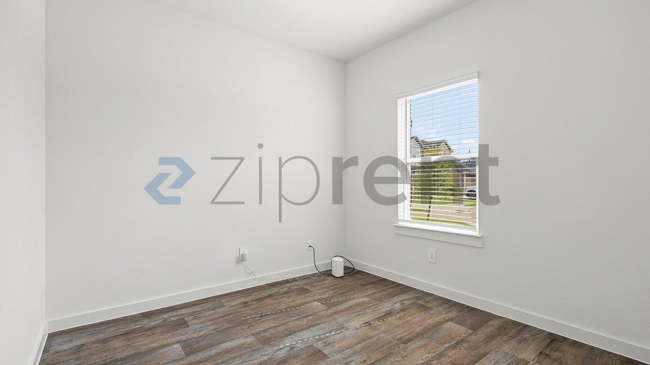 8051 Marchese Dr #8051 - Photo 4 of 25