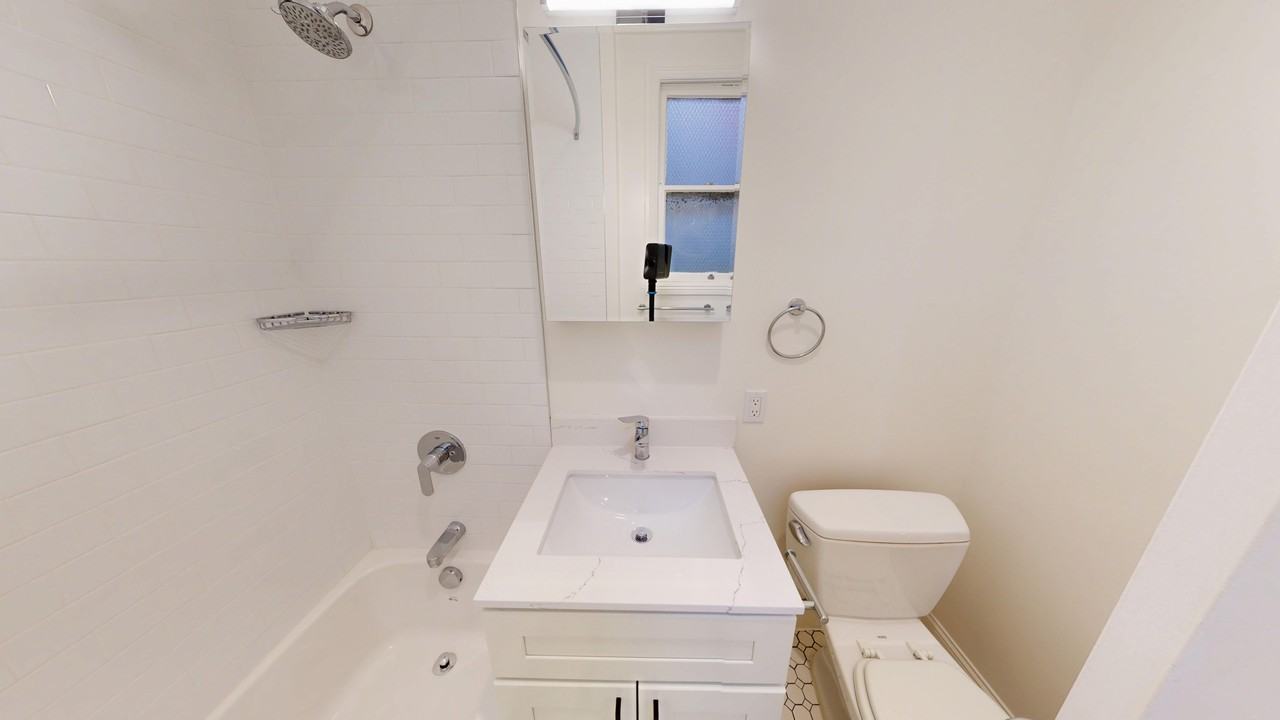 1260 Broadway Street - Photo 4 of 35