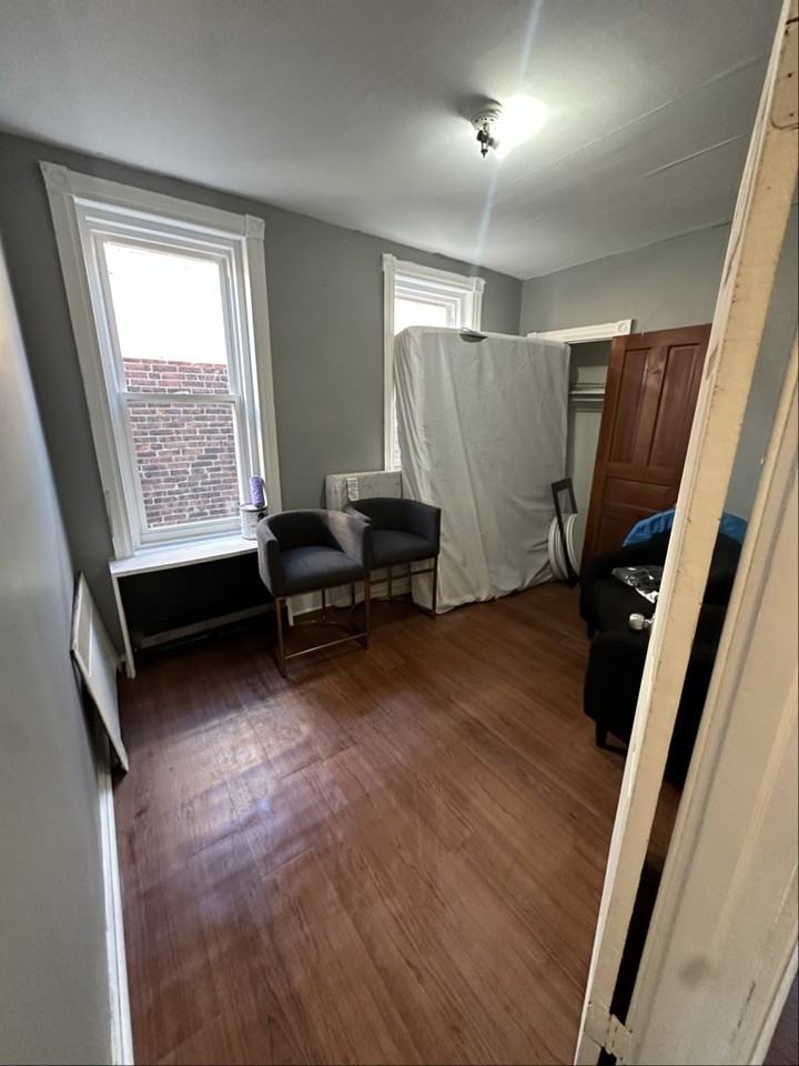 6021 Torresdale Ave - Photo 3 of 6