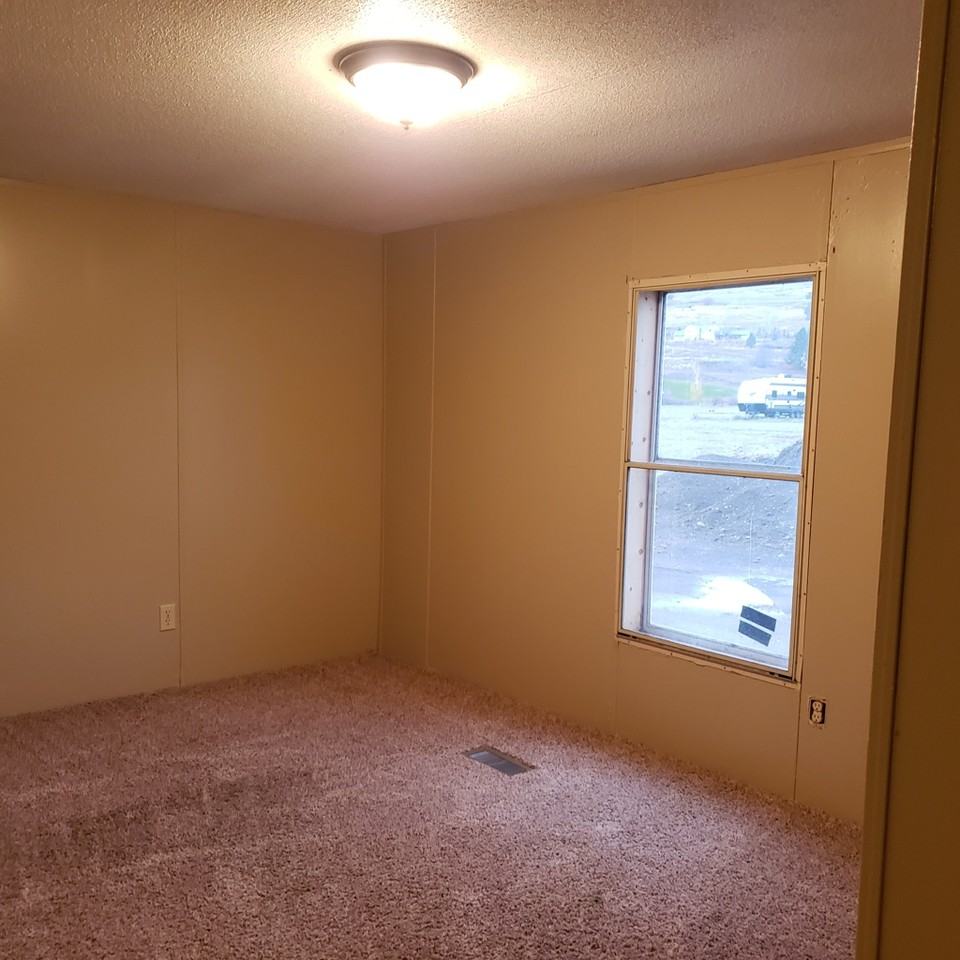 9253 Hennes Ln - Photo 7 of 9