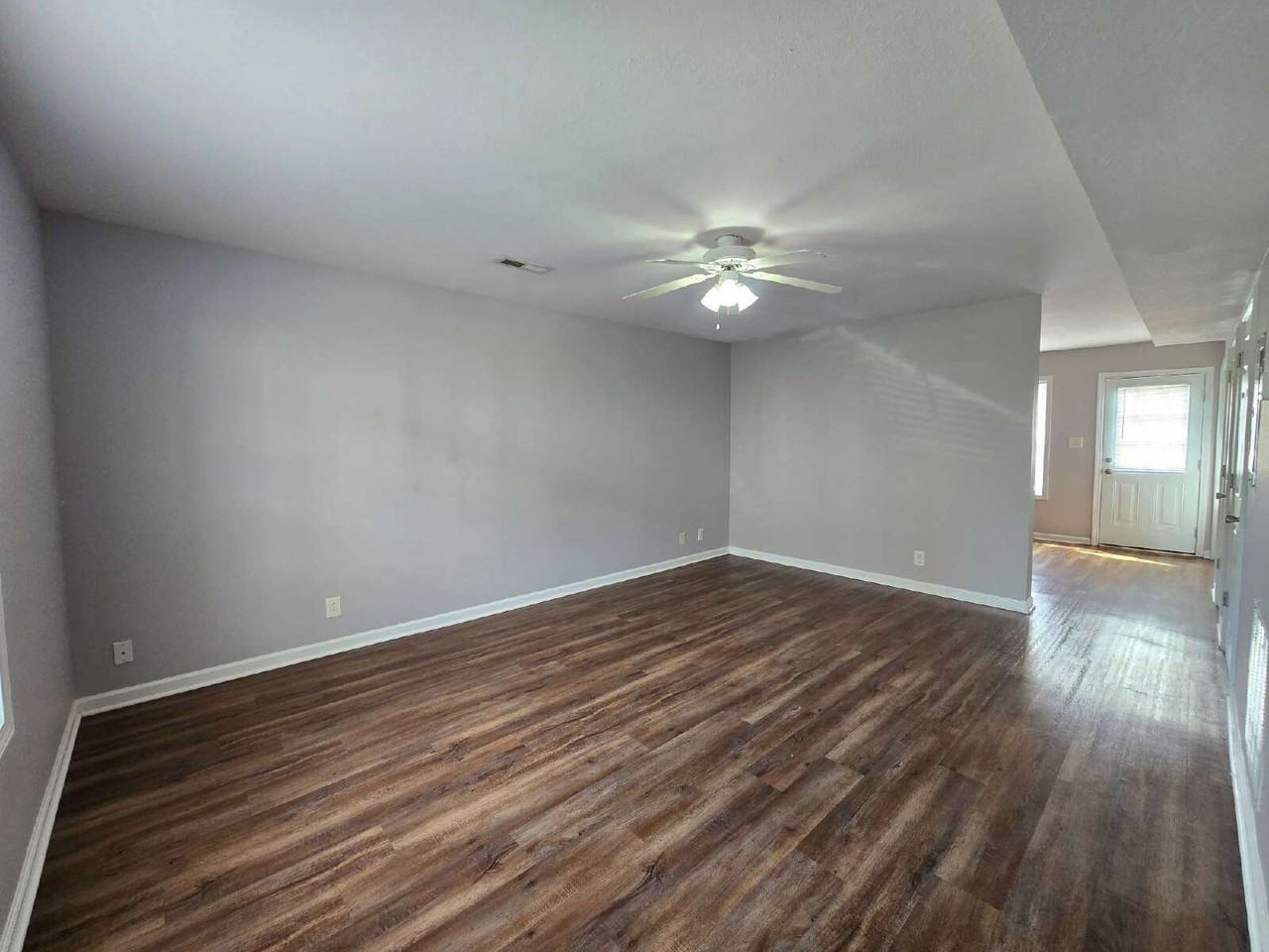 252 Executive Ave Apt 1a - Photo 2 of 14