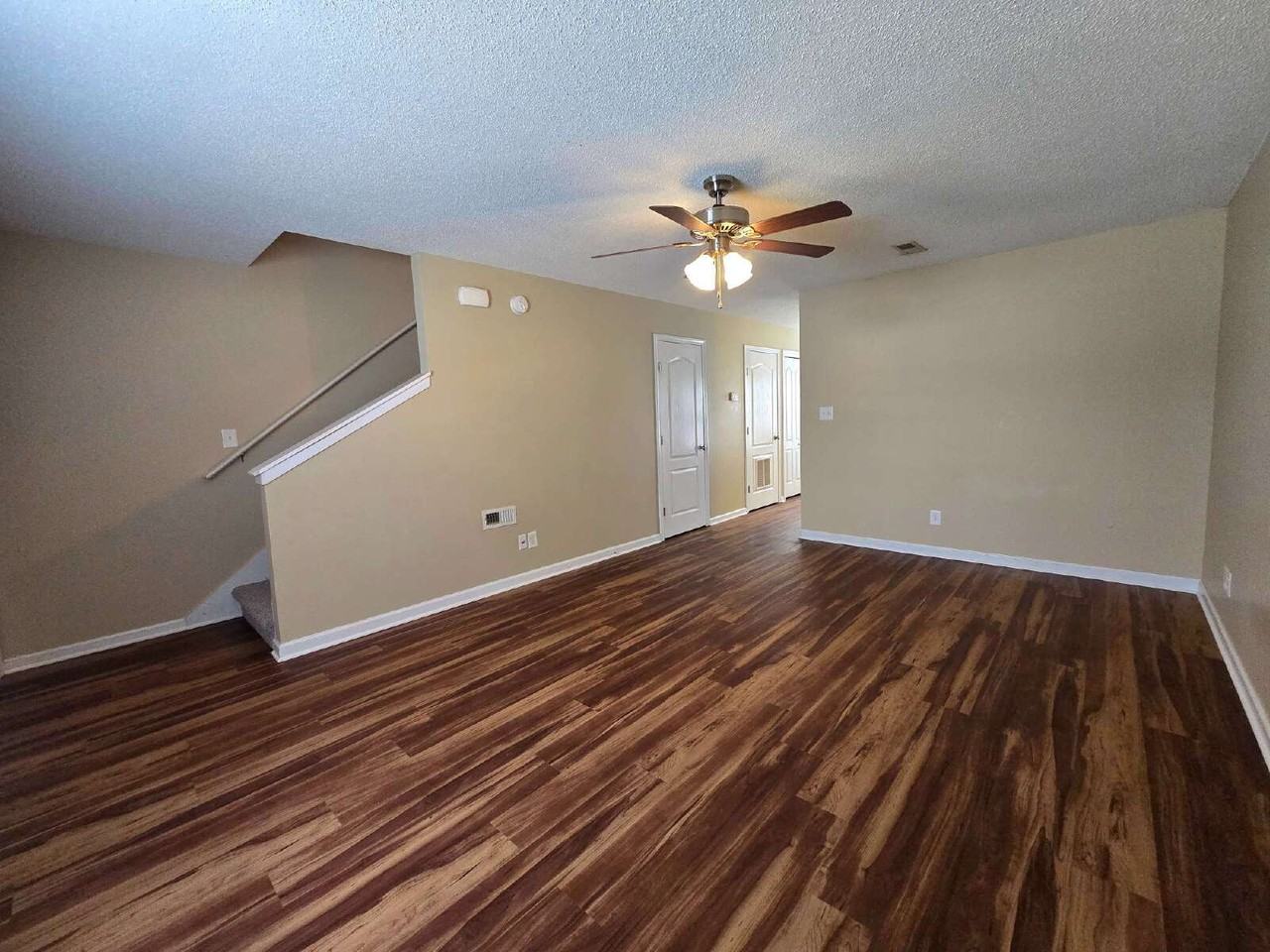 541 Patriot Park Ct Unit B - Photo 3 of 17