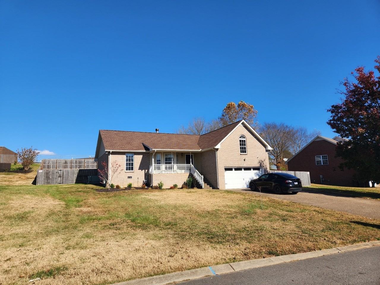 1135 Franklin Dr - Photo 2 of 34