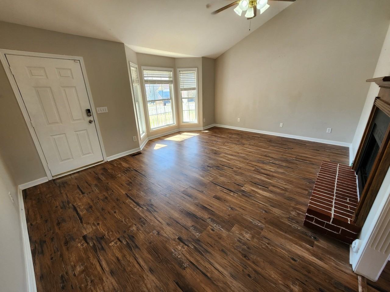 1135 Franklin Dr - Photo 5 of 34