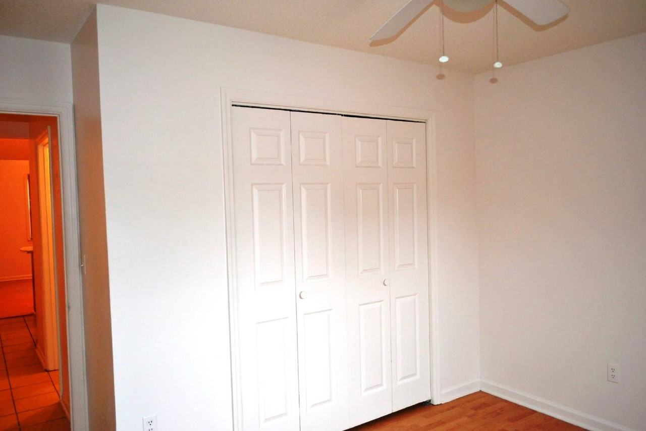 315 Pleasant St - Photo 6 of 6