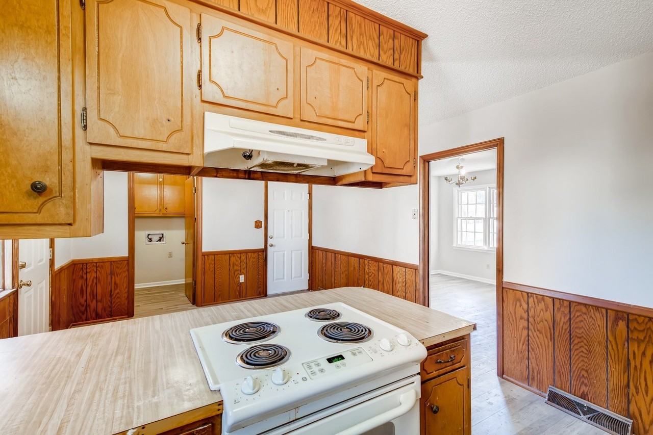 204 Newbold St - Photo 2 of 30