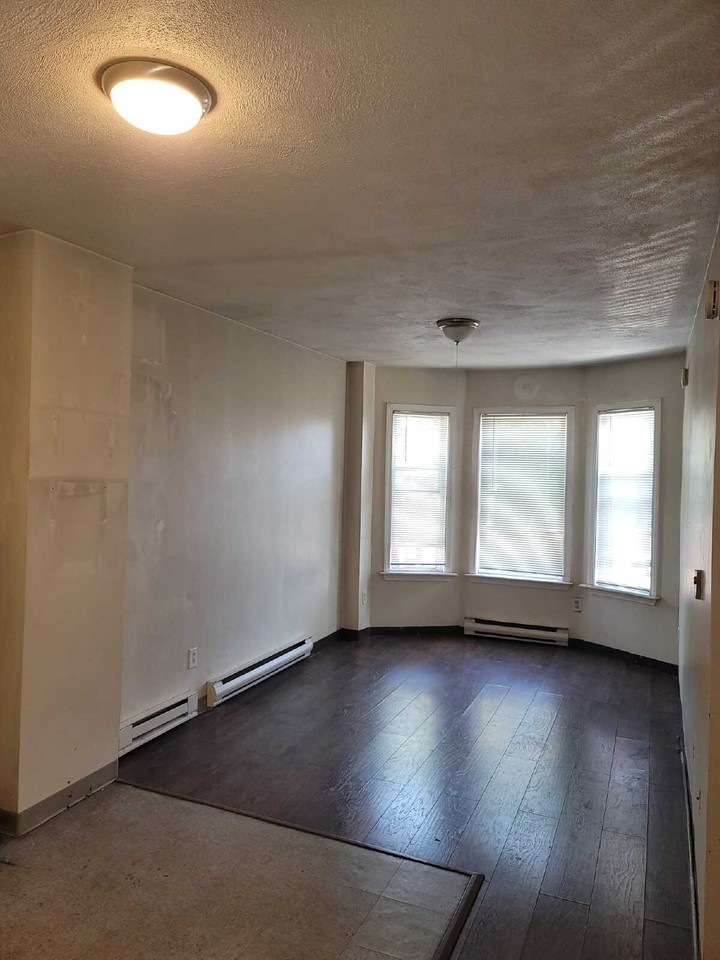 20 Washington Ave Apt 1 - Photo 3 of 4