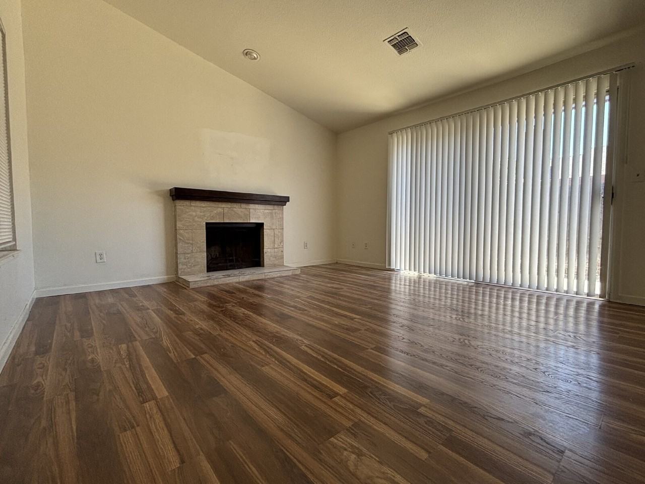 3805 Monteview Dr - Photo 5 of 11
