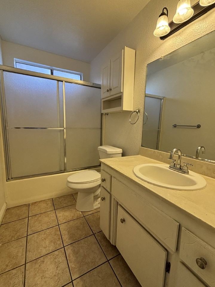 3805 Monteview Dr - Photo 7 of 11