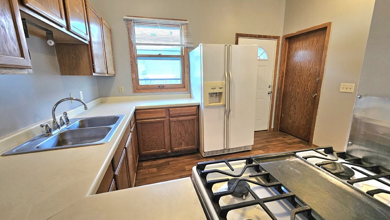 2112 5th Ave N - Photo 3 of 18