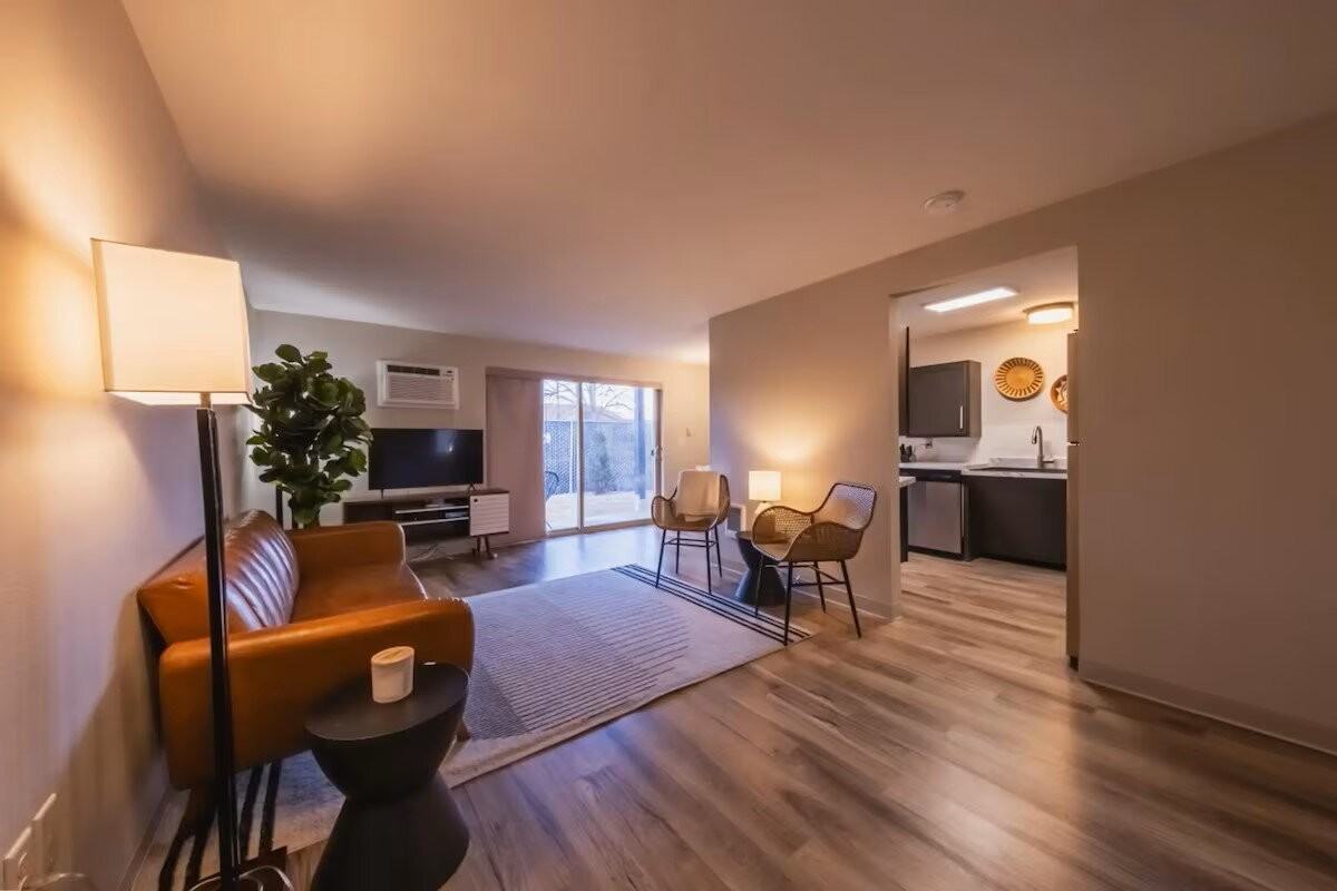 1430 3rd Ave E #8 - Photo 4 of 8