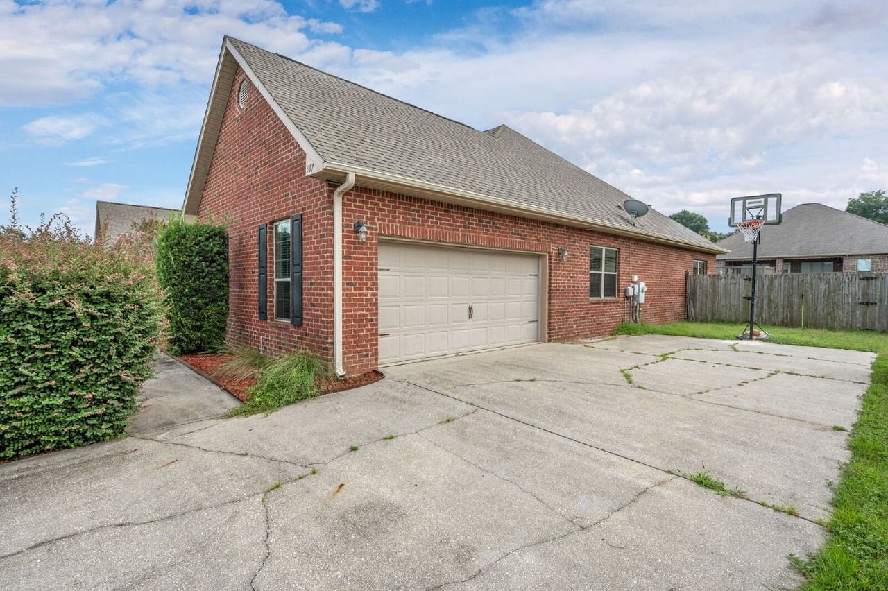 307 Windmill Way - Photo 2 of 43