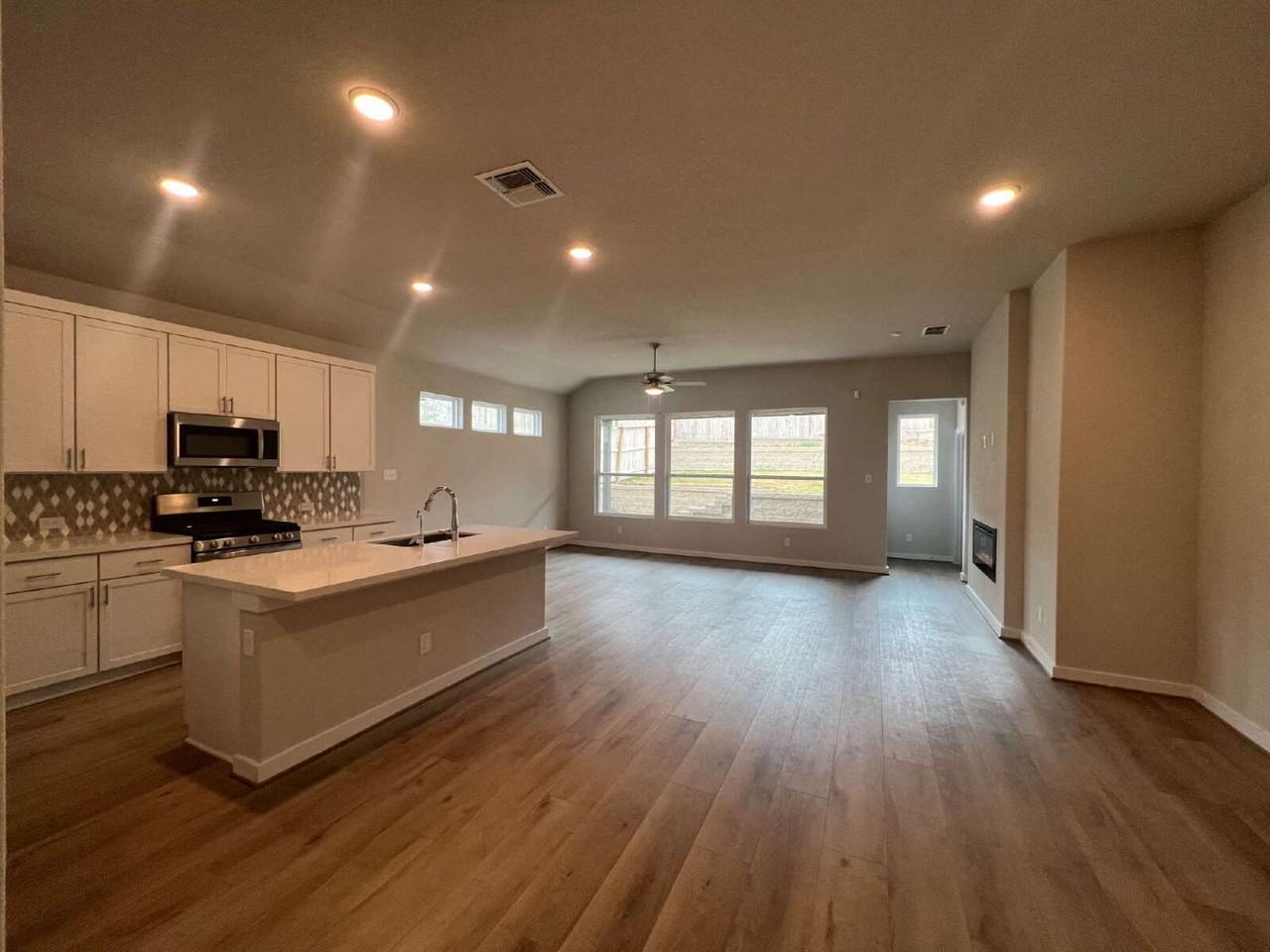 4443 Stark Aly - Photo 3 of 26