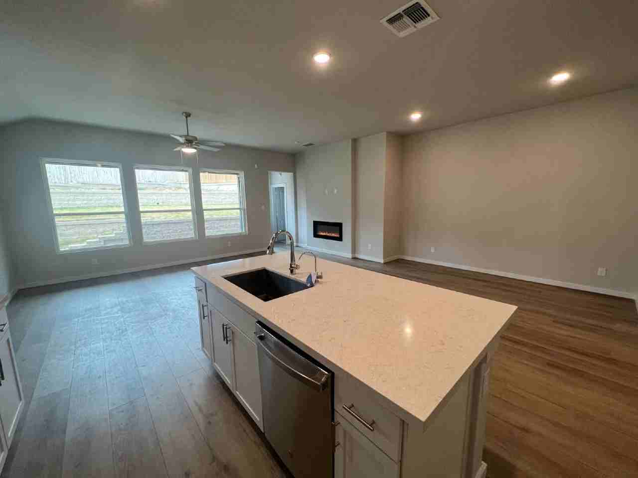 4443 Stark Aly - Photo 4 of 26
