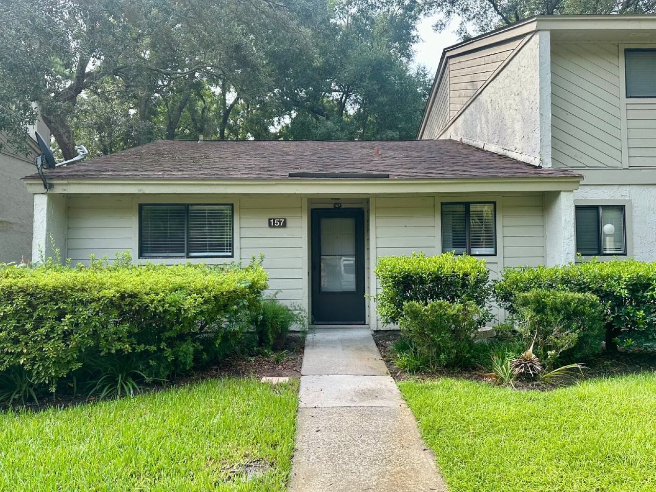 96 Mathews Dr #157