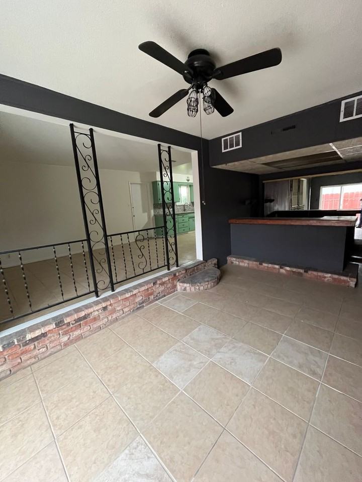 427 N Santa Ana St - Photo 7 of 26