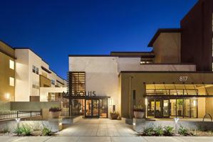 featured image of 817 N 10th St