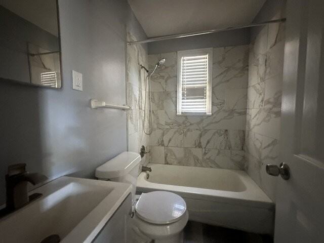 2385 Staten Ave - Photo 5 of 9