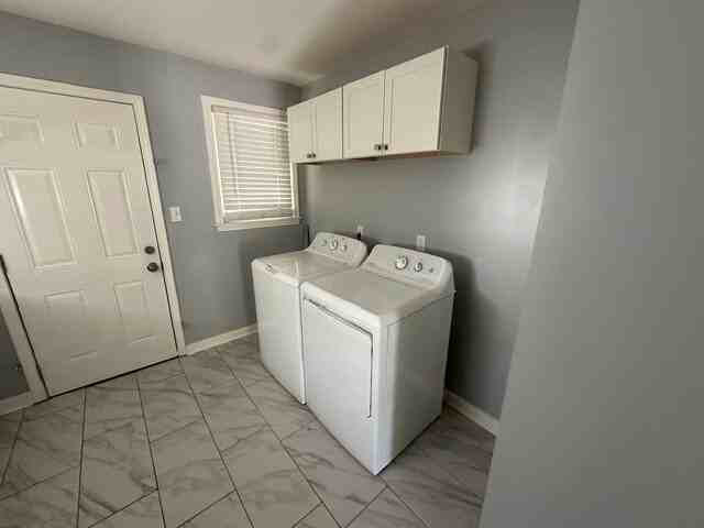2385 Staten Ave - Photo 7 of 9