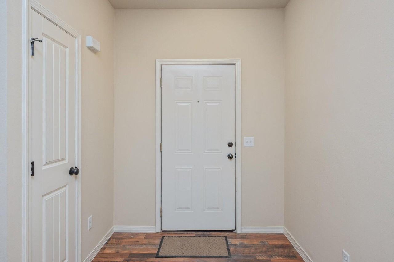 646 Hunters Ridge Rd - Photo 5 of 37