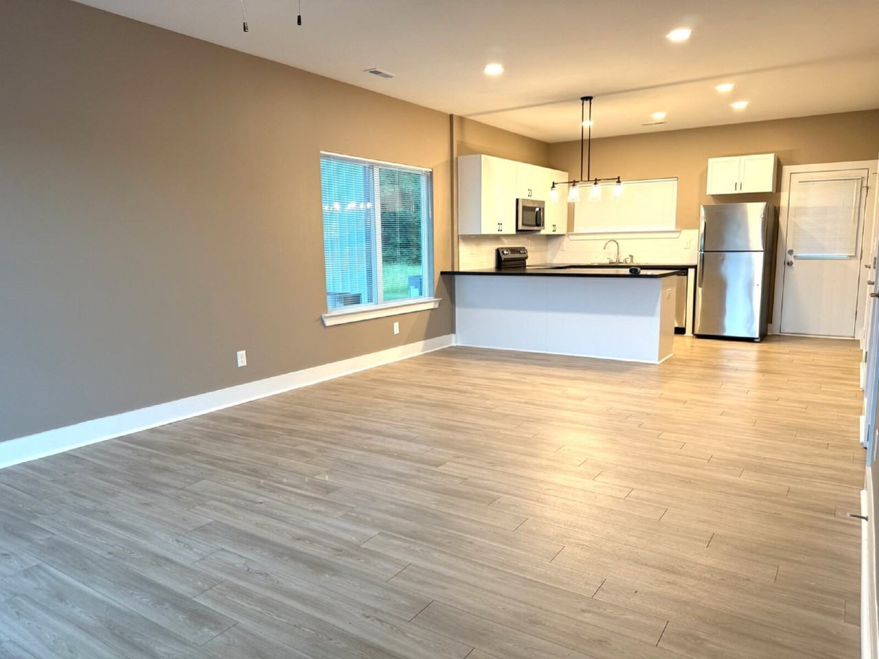 401 Morring Rd ##C1 - Photo 3 of 32