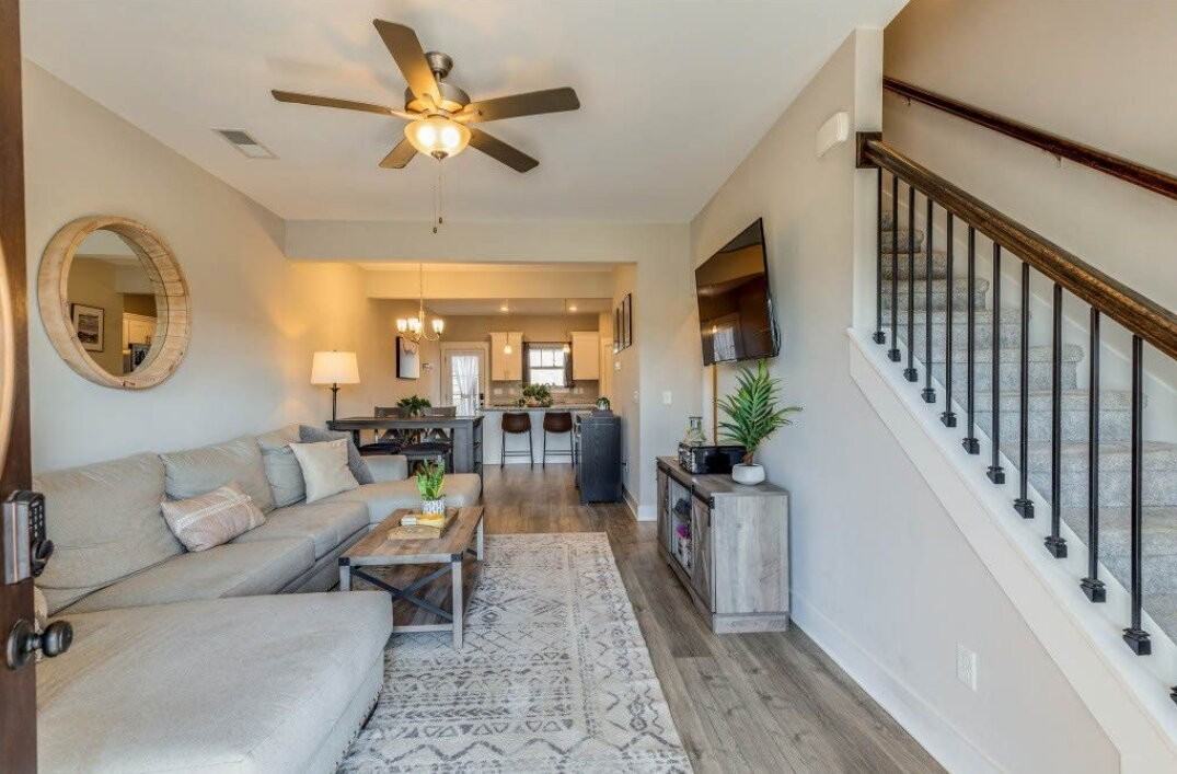 1527 White Tip Ln - Photo 2 of 24