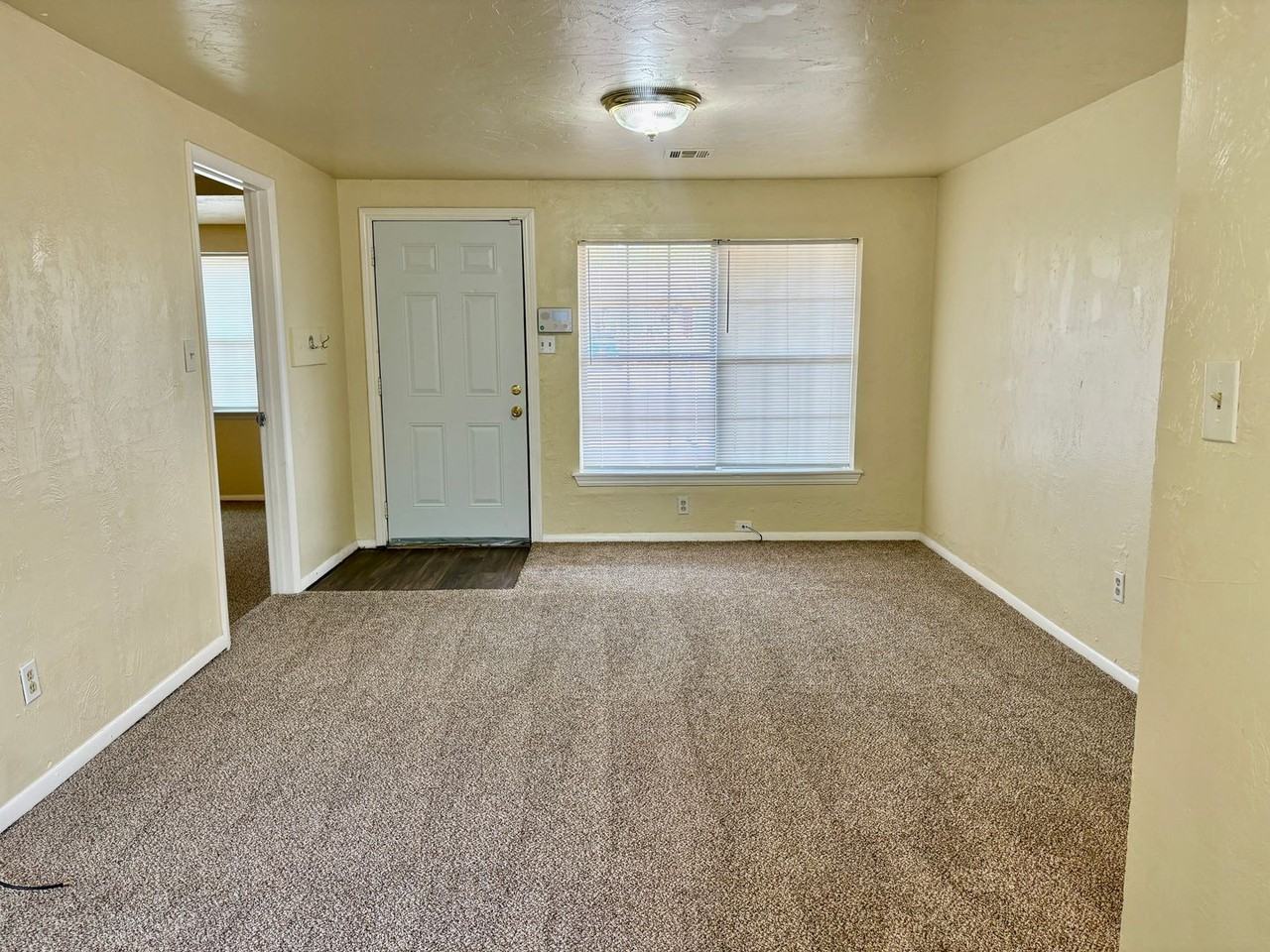 3152 Sw 39th St - Photo 4 of 29