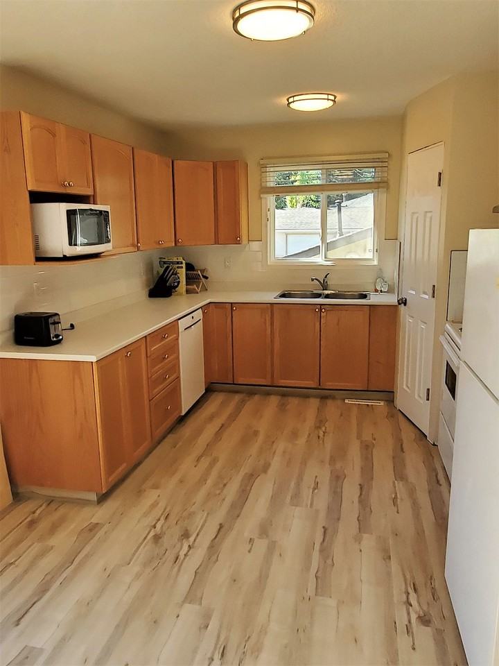 4039 Vincent Dr Nw - Photo 4 of 17