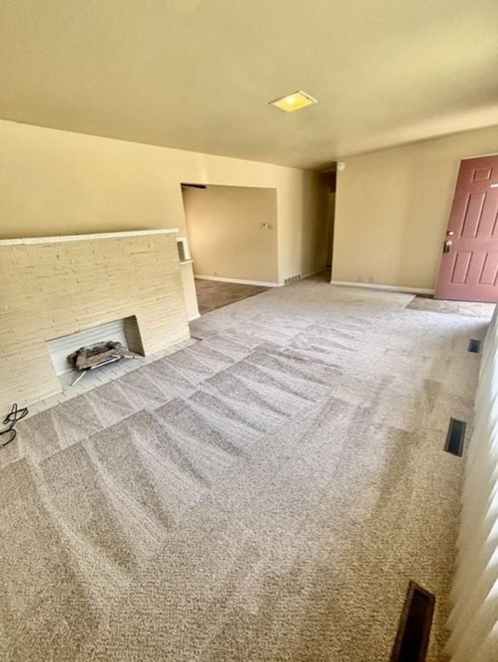 1101 Broadview Pl - Photo 4 of 23