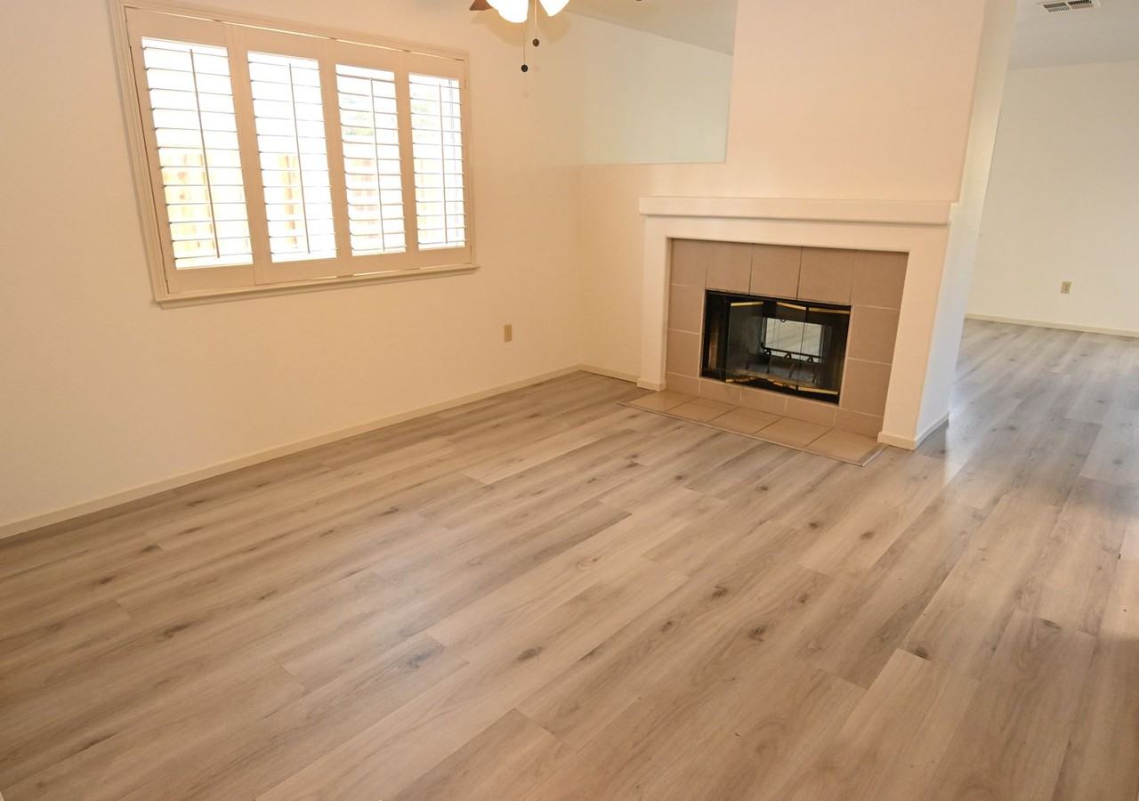 1105 Vista Pointe Cir - Photo 2 of 32