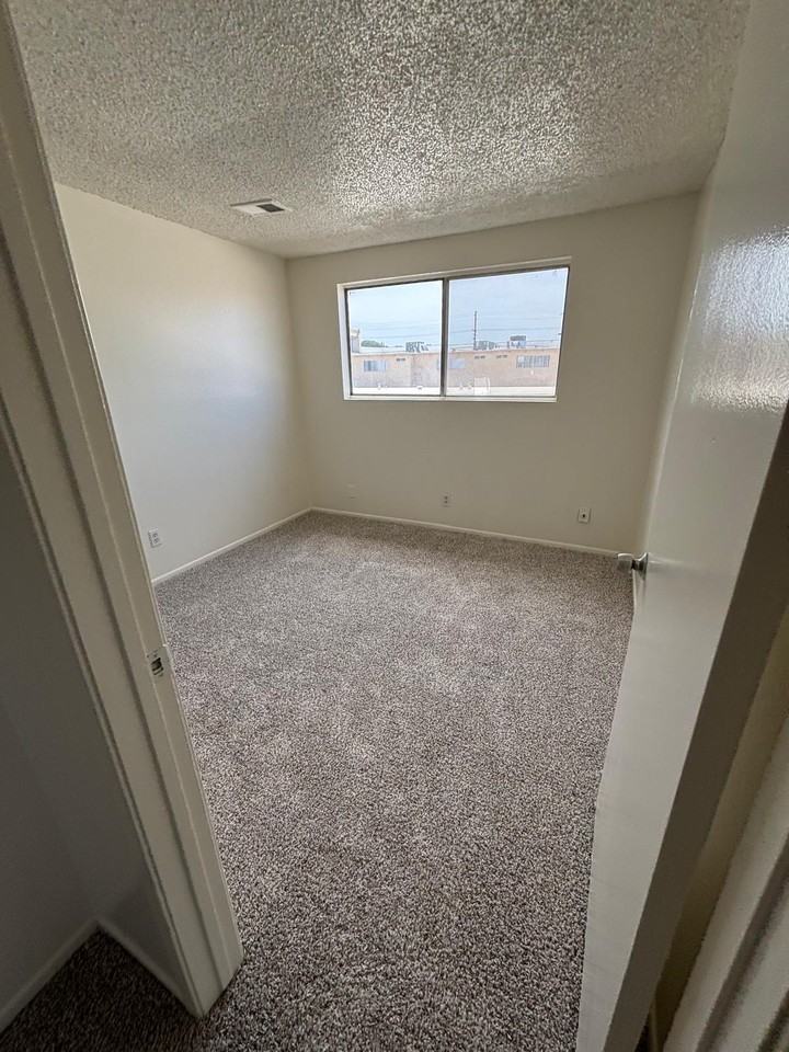 43649 Stanridge Ave #0 - Photo 5 of 8