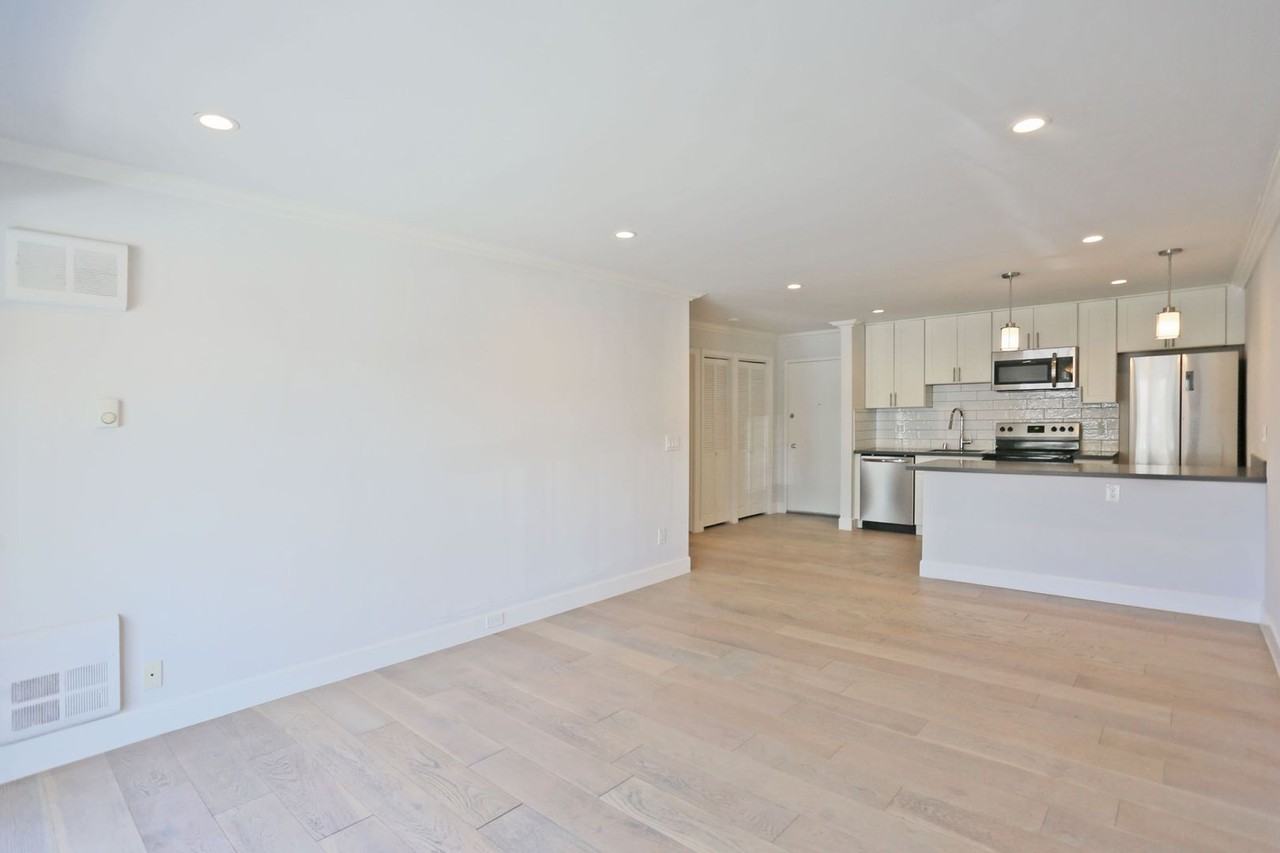 315 Wayne Pl #202 - Photo 4 of 17