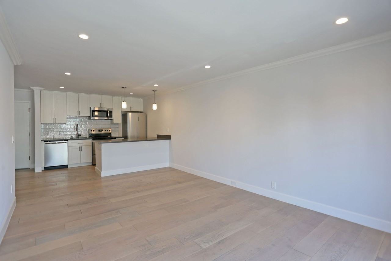 315 Wayne Pl #202 - Photo 5 of 17