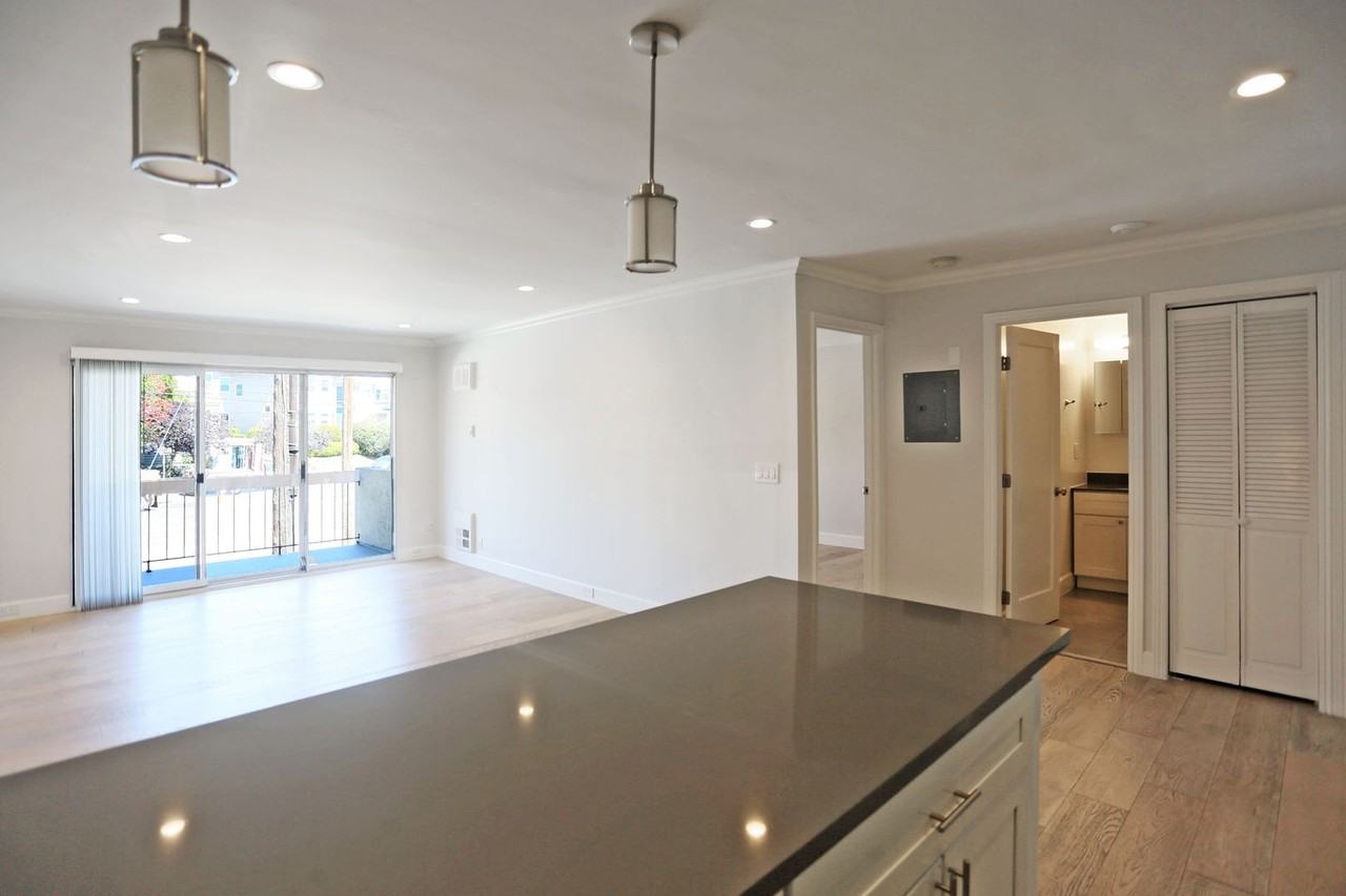 315 Wayne Pl #202 - Photo 6 of 17