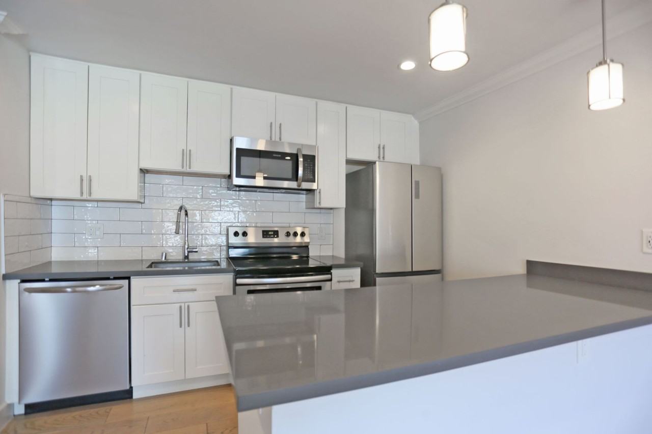 315 Wayne Pl #202 - Photo 7 of 17