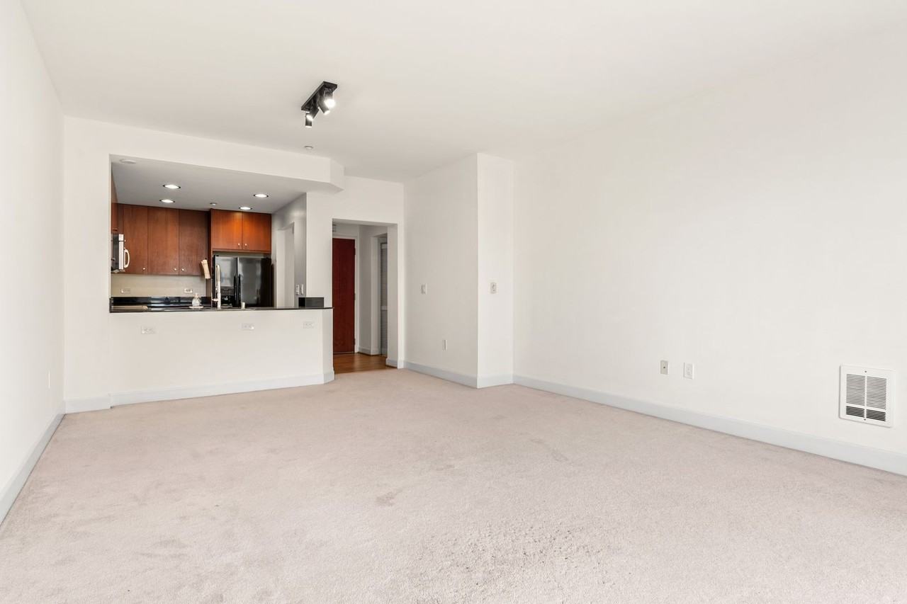 585 9th St - Photo 6 of 30