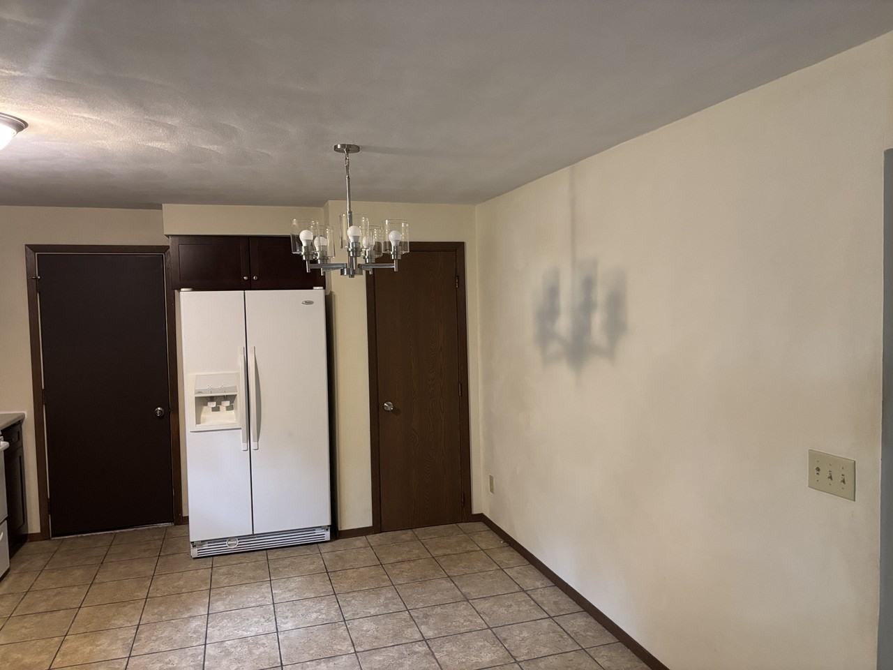 2419 S Schaefer St #2419 - Photo 3 of 9