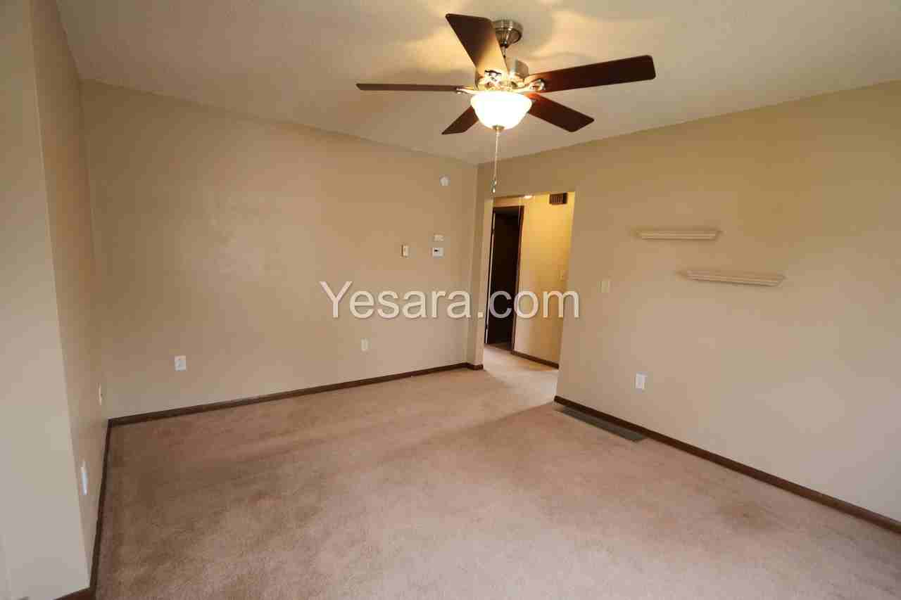 1513 S 8th St - Photo 5 of 14