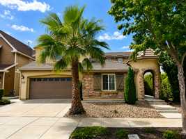 featured image of 6238 Murdock Way