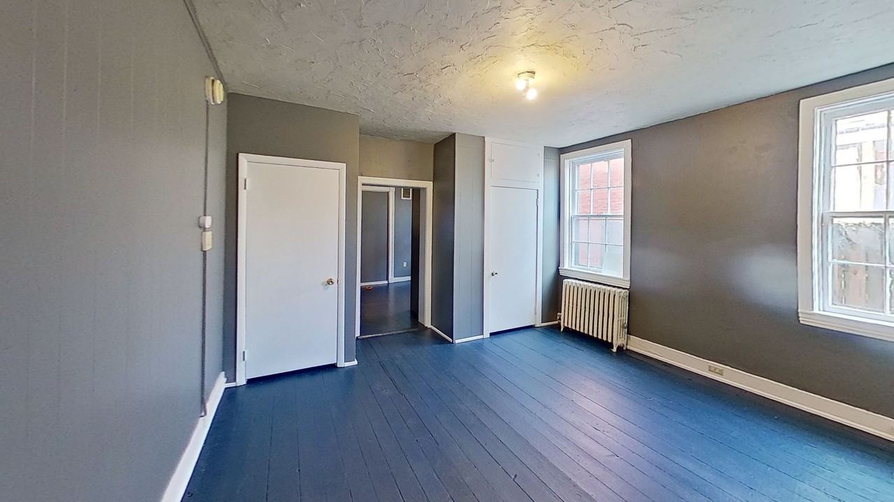 409 Carlisle St - Photo 7 of 9